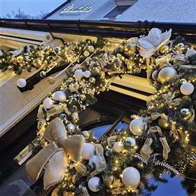 fwthumbRestaurant Christmas decoration Lilys Flowers Lightwater.jpg